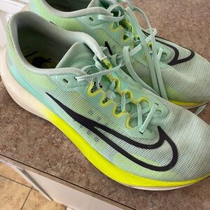 Nike Women's Green Running Shoes